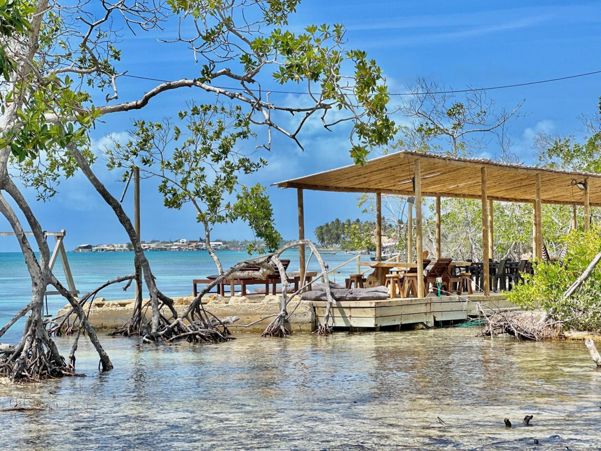 Medusa Hostel Isla Tintipan Tintipan Island Exterior foto